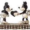 Disney Jim Shore Figure - Mickey & Minnie - Real Sweetheart